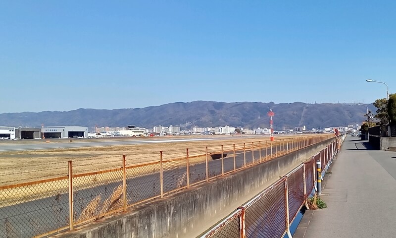 どこまでも続く滑走路